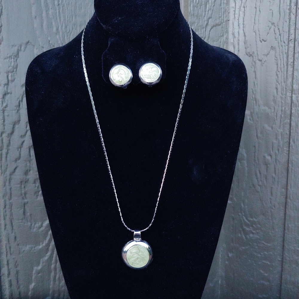 14k tgp stamped silver necklace with pendant and earrings